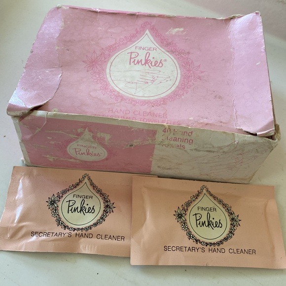 Vintage Pinkies Secretary’s Hand Cleaner Wipes. 23 in Original Box - Picture 8 of 8